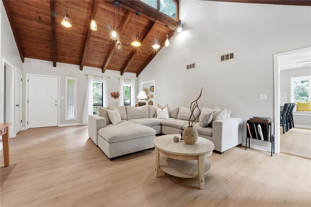 4 bedroom, 3 bathroom, 2,428 sq ft single family residence under contract at 3372 Woodrun Trail, Marietta, GA 30062 — photo 10