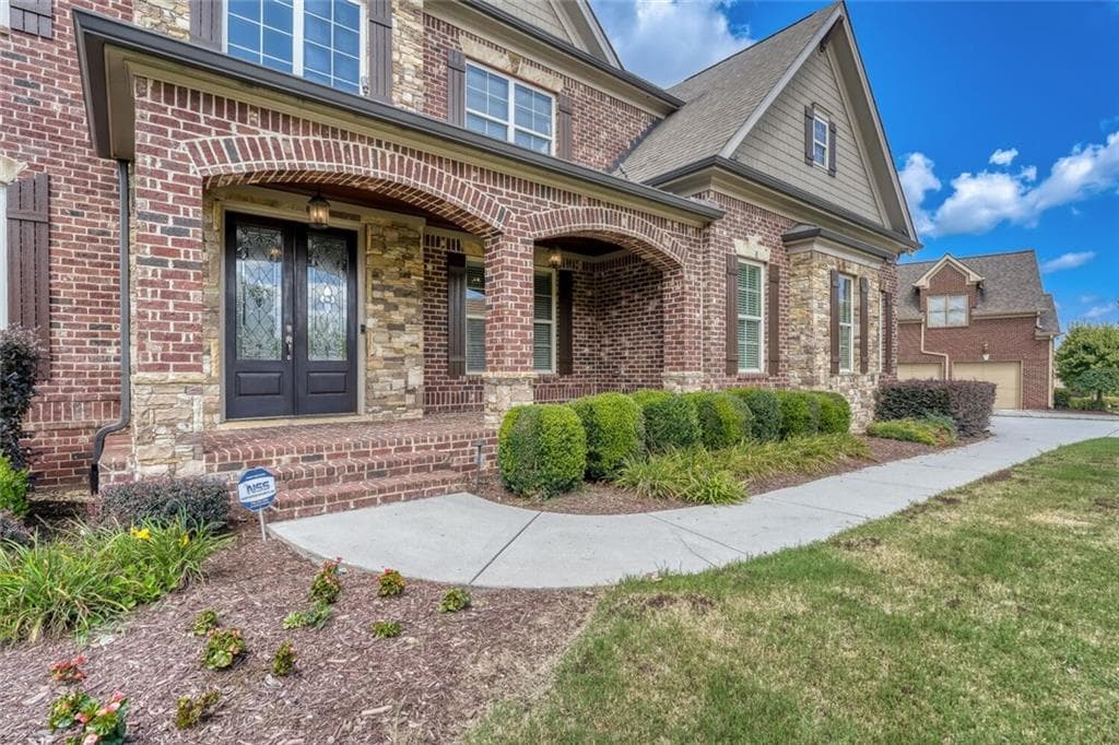 5 bedroom, 4 bathroom, 3,933 sq ft single family residence under contract at 3066 Walking Horse Trail, Buford, GA 30519 — photo 3
