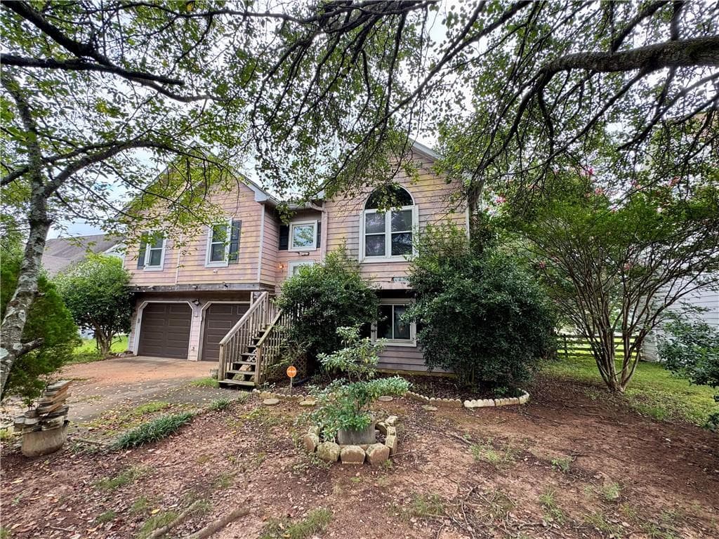 4 bedroom, 3 bathroom, 1,191 sq ft single family residence sold at 108 Thornwood Drive, Cartersville, GA 30121