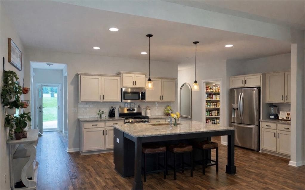 4 bedroom, 2 bathroom, 2,332 sq ft single family residence for sale at 101 Fenwick Manor Drive, LaGrange, GA 30241 — photo 6