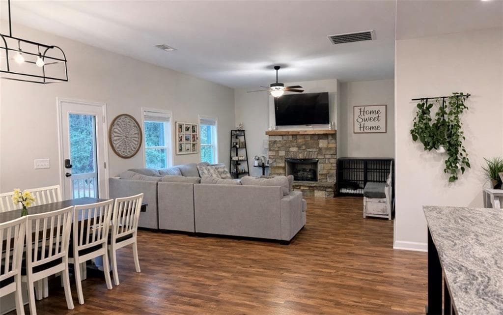 4 bedroom, 2 bathroom, 2,332 sq ft single family residence for sale at 101 Fenwick Manor Drive, LaGrange, GA 30241 — photo 7
