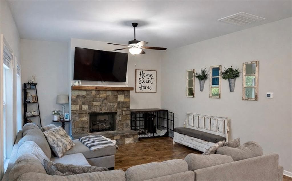 4 bedroom, 2 bathroom, 2,332 sq ft single family residence for sale at 101 Fenwick Manor Drive, LaGrange, GA 30241 — photo 8