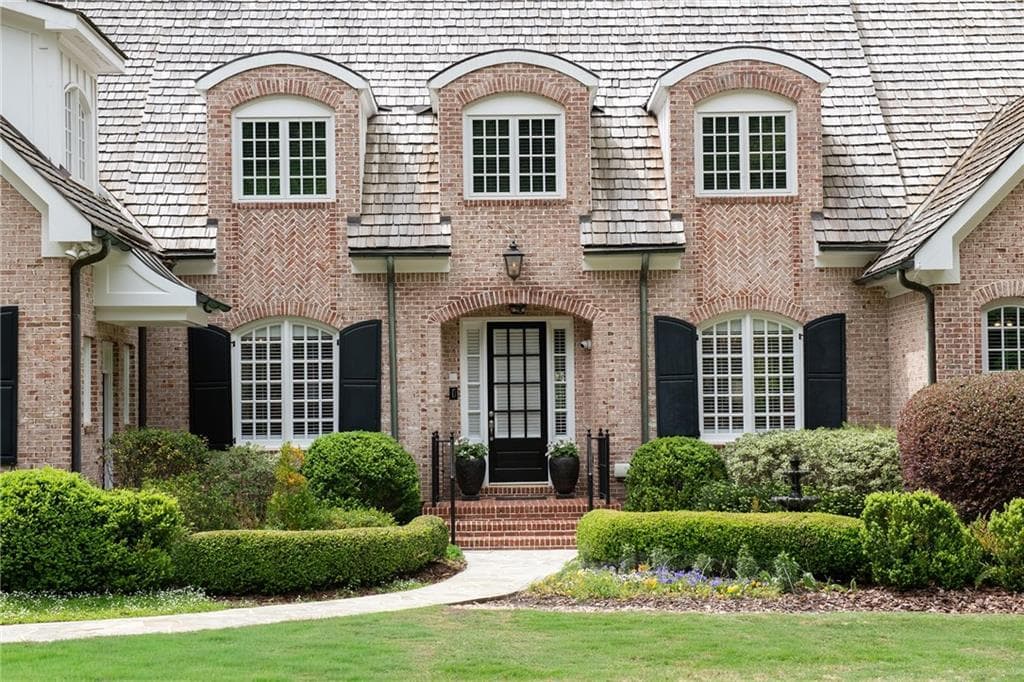 6 bedroom, 8 bathroom single family residence sold at 4708 Polo Lane, Atlanta, GA 30339