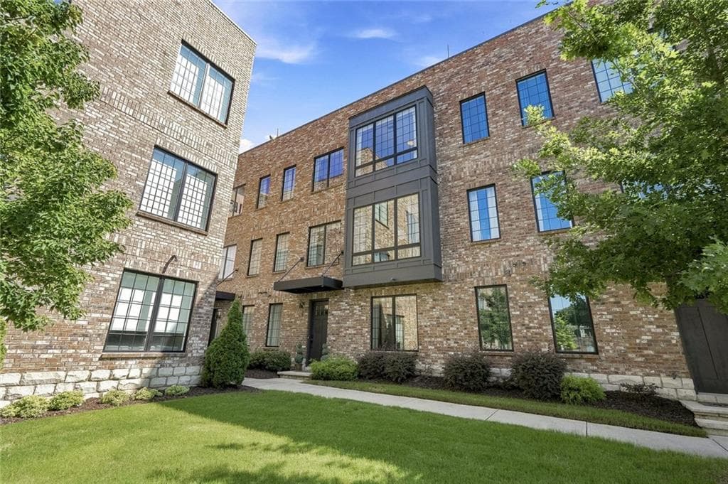 3 bedroom, 4 bathroom, 2,045 sq ft townhouse for rent at 285 Castleberry Hill Walk, Atlanta, GA 30313 for $3,890 a month — photo 1 of 37