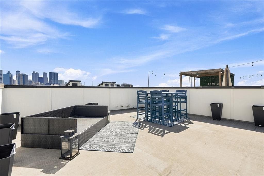 3 bedroom, 4 bathroom, 2,045 sq ft townhouse for rent at 285 Castleberry Hill Walk, Atlanta, GA 30313 for $3,890 a month — photo 3