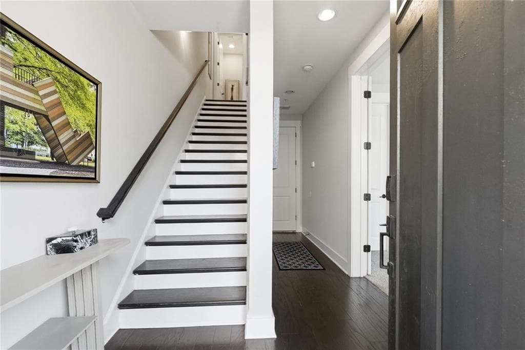 3 bedroom, 4 bathroom, 2,045 sq ft townhouse for rent at 285 Castleberry Hill Walk, Atlanta, GA 30313 for $3,890 a month — photo 4