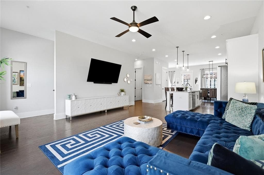 3 bedroom, 4 bathroom, 2,045 sq ft townhouse for rent at 285 Castleberry Hill Walk, Atlanta, GA 30313 for $3,890 a month — photo 10