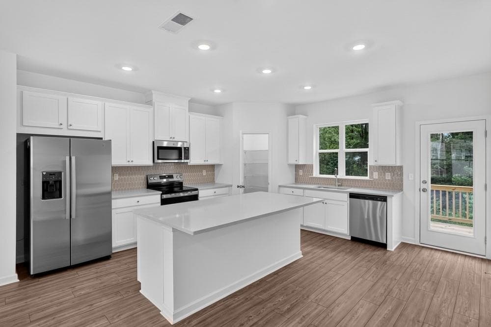 3 bedroom, 4 bathroom, 1,967 sq ft townhouse for sale at 5818 Schelton Place, Mableton, GA 30126 — photo 2