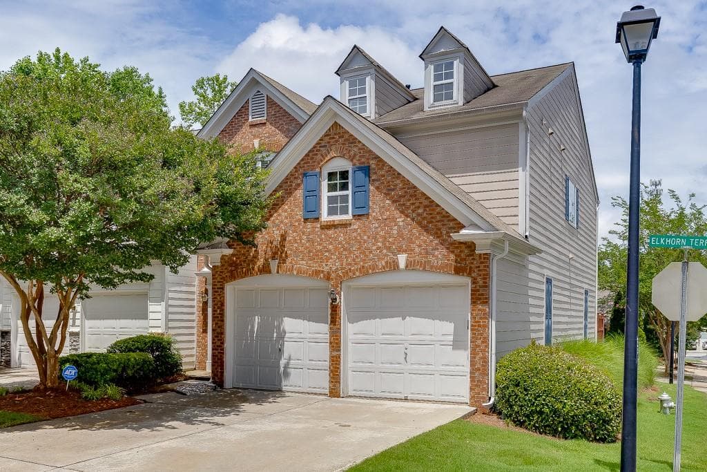 3 bedroom, 2 bathroom, 1,816 sq ft townhouse for rent at 2421 Elkhorn Terrace, Duluth, GA 30096 for $2,400 a month — photo 1 of 45