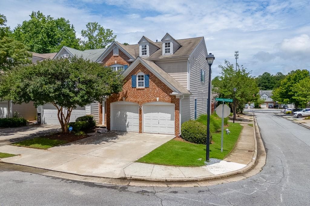 3 bedroom, 2 bathroom, 1,816 sq ft townhouse for rent at 2421 Elkhorn Terrace, Duluth, GA 30096 for $2,400 a month — photo 3