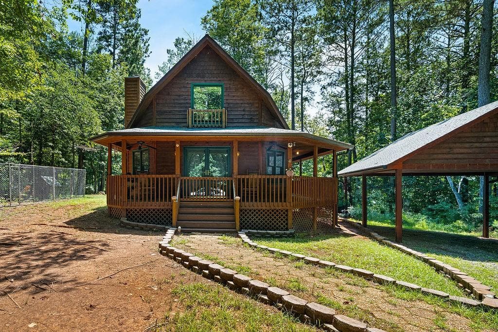 2 bedroom, 2 bathroom, 1,176 sq ft single family residence for sale at 1247 Newport Drive, Ellijay, GA 30540 — photo 2