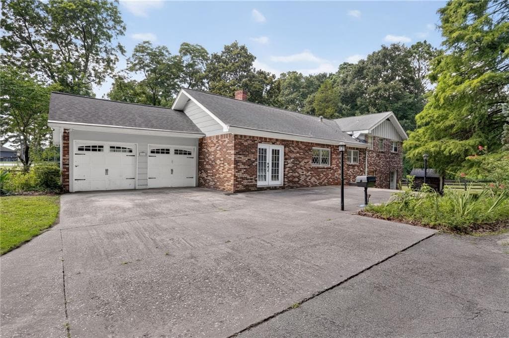 4 bedroom, 3 bathroom, 1,889 sq ft single family residence for sale at 3333 Jonesboro Road, South Fulton, GA 30213 — photo 7