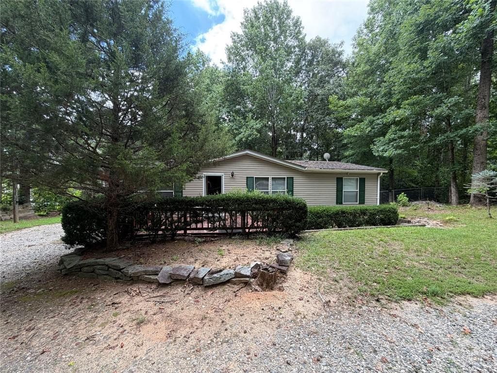 3 bedroom, 2 bathroom, 1,188 sq ft single family residence under contract at 1492 Red Oak Flats Road, Dahlonega, GA 30533