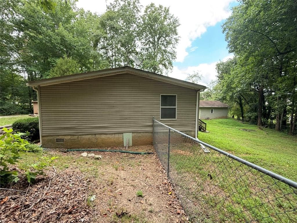 3 bedroom, 2 bathroom, 1,188 sq ft single family residence under contract at 1492 Red Oak Flats Road, Dahlonega, GA 30533 — photo 3