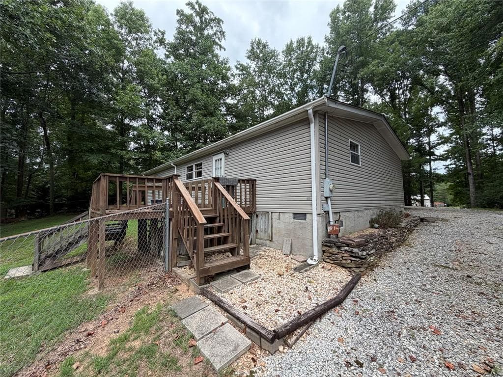 3 bedroom, 2 bathroom, 1,188 sq ft single family residence under contract at 1492 Red Oak Flats Road, Dahlonega, GA 30533 — photo 5