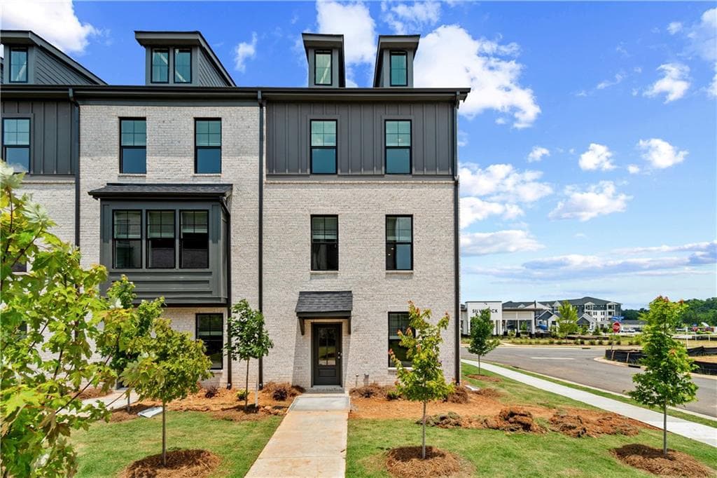 3 bedroom, 3 bathroom, 1,897 sq ft townhouse for sale at 354 Allegro Bend, Mcdonough, GA 30253 — photo 4