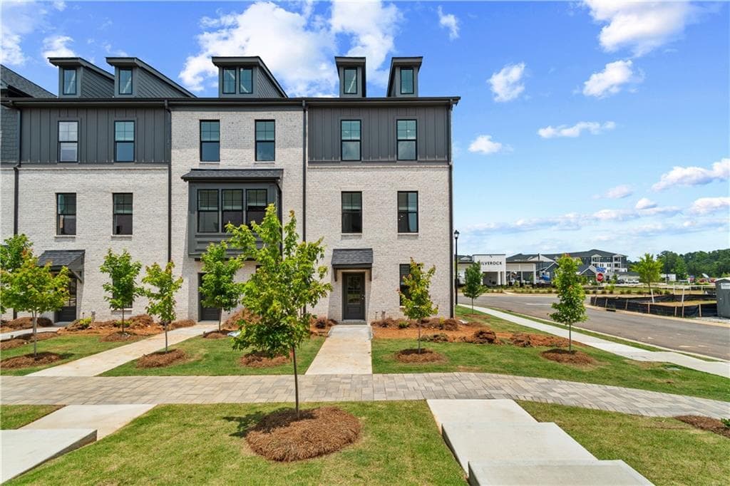 3 bedroom, 3 bathroom, 1,897 sq ft townhouse for sale at 354 Allegro Bend, Mcdonough, GA 30253 — photo 5