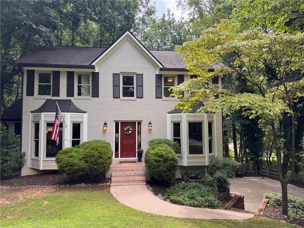 3 bedroom, 3 bathroom, 2,208 sq ft single family residence under contract at 1811 Yorkshire Drive, Woodstock, GA 30189