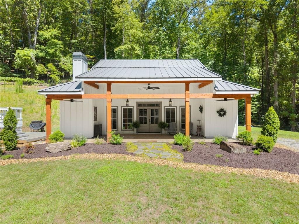2 bedroom, 2 bathroom, 1,432 sq ft single family residence for sale at 189 Peace Valley Road, Dahlonega, GA 30533