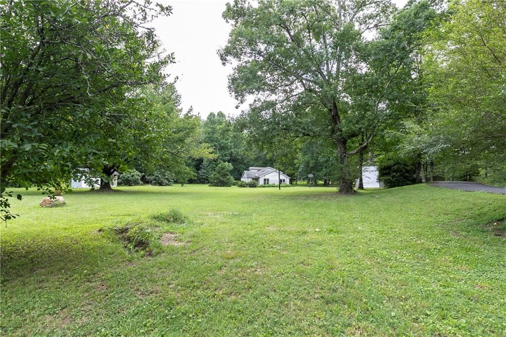 3 bedroom, 2 bathroom, 1,982 sq ft single family residence for sale at 435 Hampton Road, Cedartown, GA 30125 — photo 2
