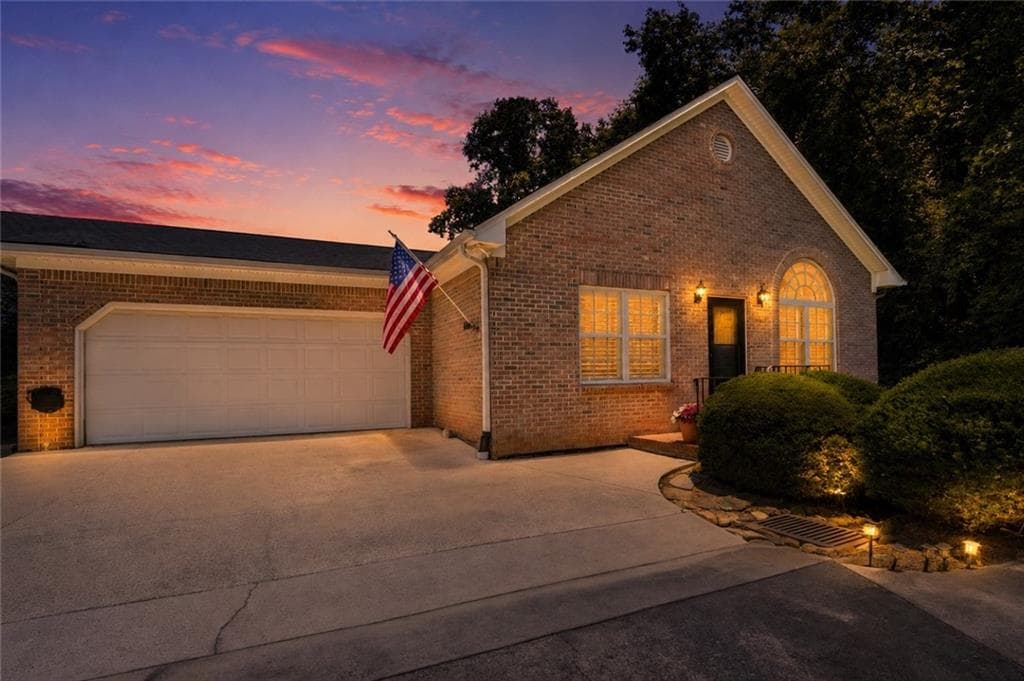 2 bedroom, 2 bathroom, 2,250 sq ft condominium for sale at 3321 Raes Creek Road BLDG 11, Marietta, GA 30008 — photo 2