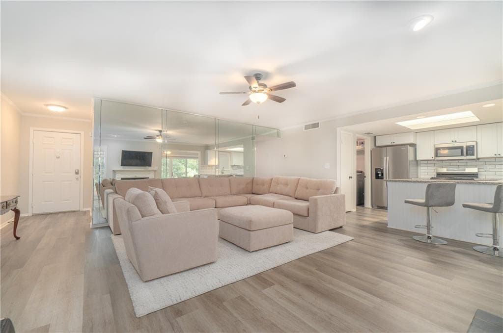 2 bedroom, 2 bathroom, 1,466 sq ft condominium for sale at 31 Muncy Court, Smyrna, GA 30080 — photo 2