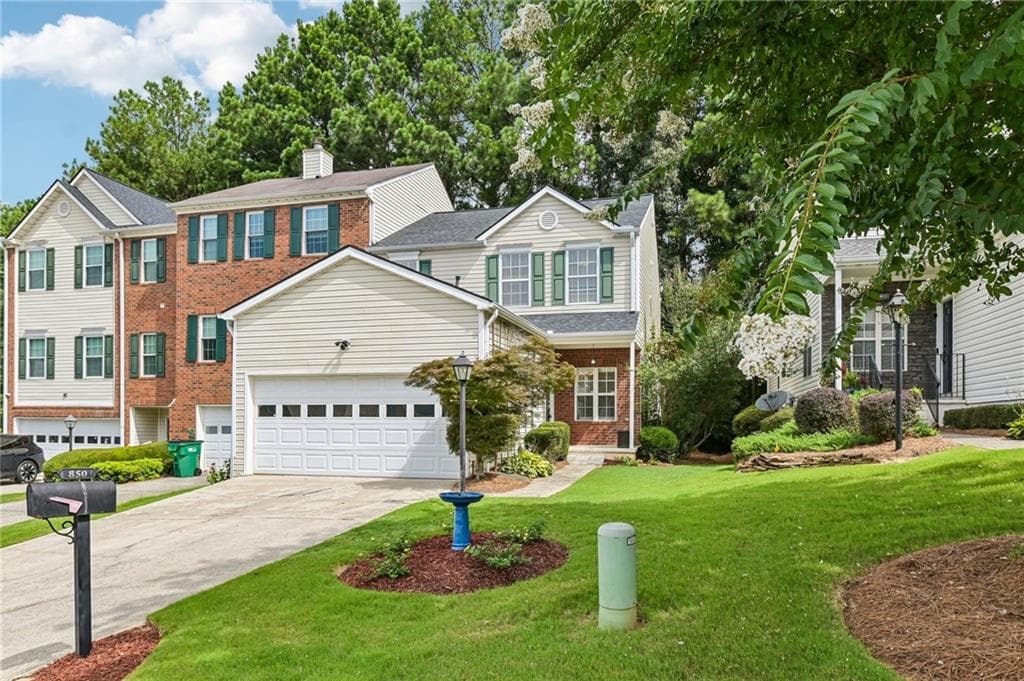 3 bedroom, 3 bathroom, 1,560 sq ft townhouse for sale at 850 Abbotts Mill Court, Johns Creek, GA 30097 — photo 3
