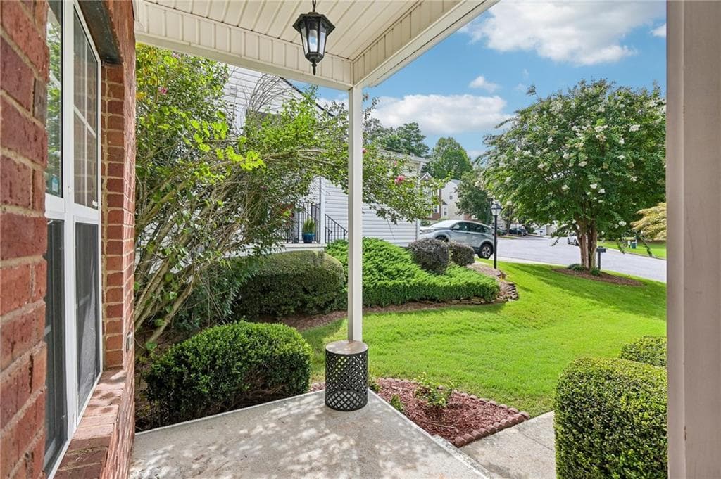 3 bedroom, 3 bathroom, 1,560 sq ft townhouse for sale at 850 Abbotts Mill Court, Johns Creek, GA 30097 — photo 7