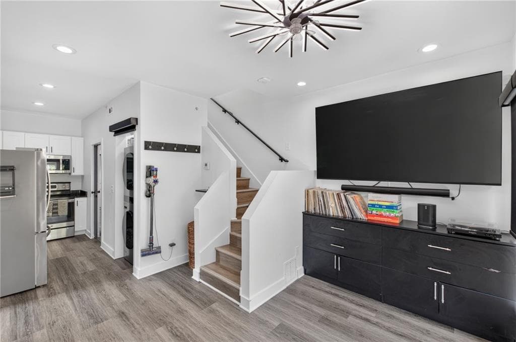 1 bedroom, 1 bathroom, 676 sq ft single family residence for sale at 3120 Godby Rd 1101, College Park, GA 30349 — photo 3
