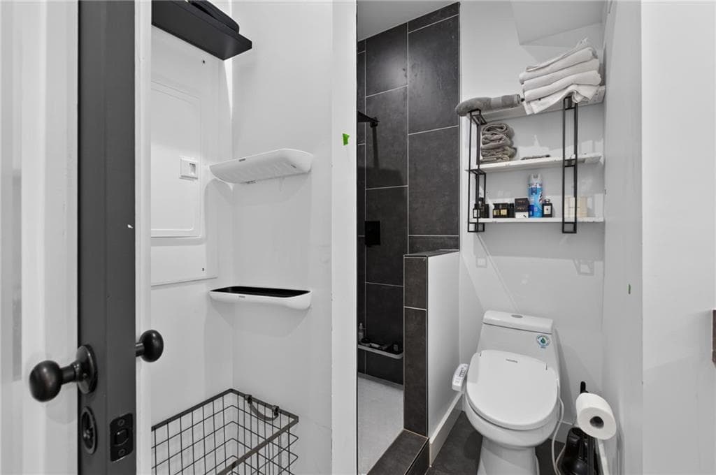 1 bedroom, 1 bathroom, 676 sq ft single family residence for sale at 3120 Godby Rd 1101, College Park, GA 30349 — photo 9