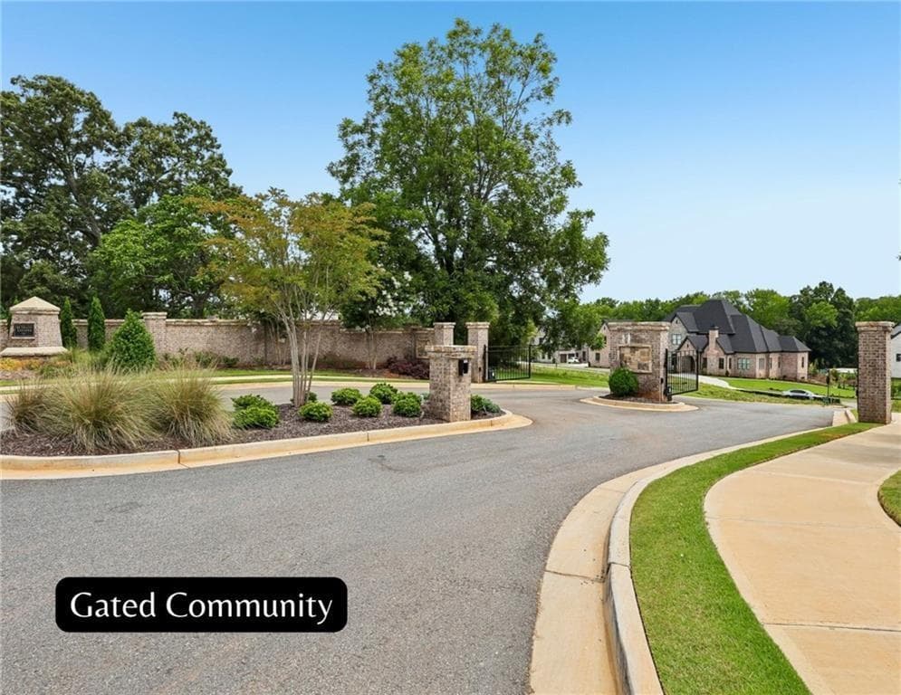 single family residence for sale at 6209 Bridgewood Drive, Buford, GA 30518 — photo 2