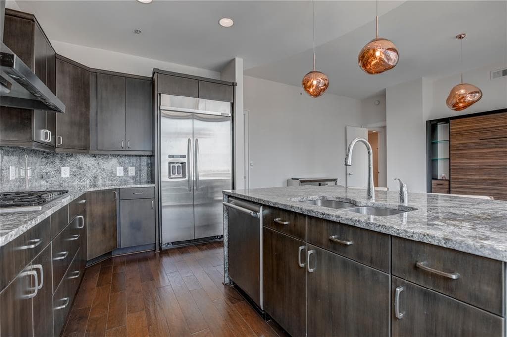 1 bedroom, 2 bathroom, 1,215 sq ft condominium for sale at 1065 Peachtree Street 3201, Atlanta, GA 30309 — photo 2