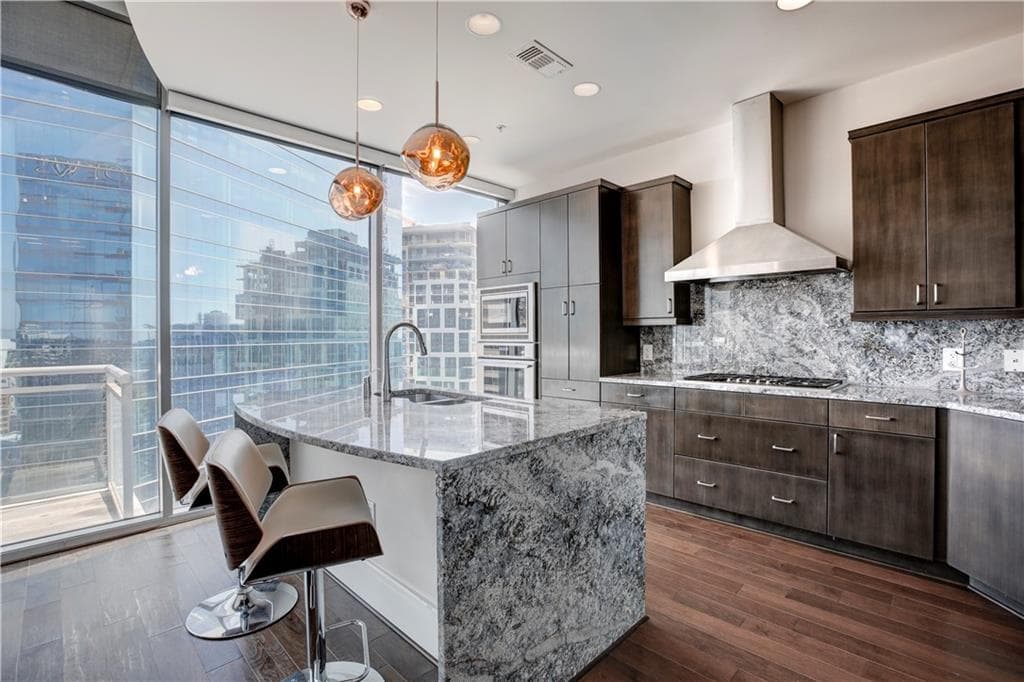 1 bedroom, 2 bathroom, 1,215 sq ft condominium for sale at 1065 Peachtree Street 3201, Atlanta, GA 30309 — photo 3
