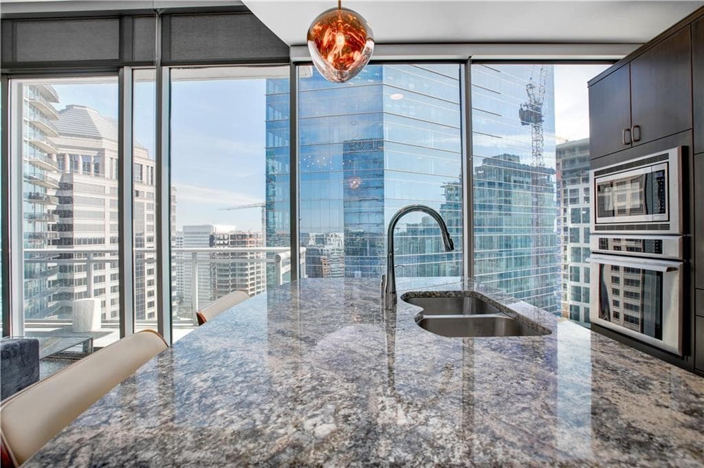 1 bedroom, 2 bathroom, 1,215 sq ft condominium for sale at 1065 Peachtree Street 3201, Atlanta, GA 30309 — photo 6