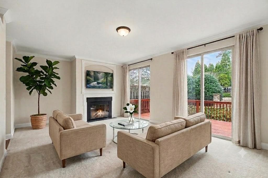3 bedroom, 4 bathroom, 2,288 sq ft townhouse under contract at 2707 Hallwood Lane, Suwanee, GA 30024 — photo 2