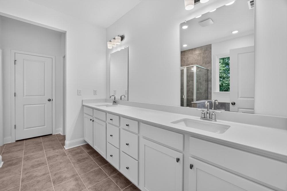 5 bedroom, 5 bathroom, 3,538 sq ft single family residence for sale at 8935 Avonbrook Close, Ball Ground, GA 30107 — photo 4