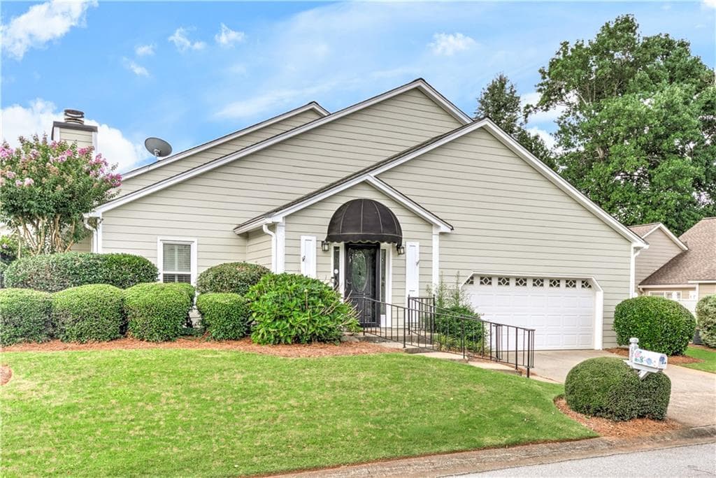 2 bedroom, 3 bathroom, 2,090 sq ft single family residence for sale at 60 Heartwood Drive, Marietta, GA 30062 — photo 1 of 63