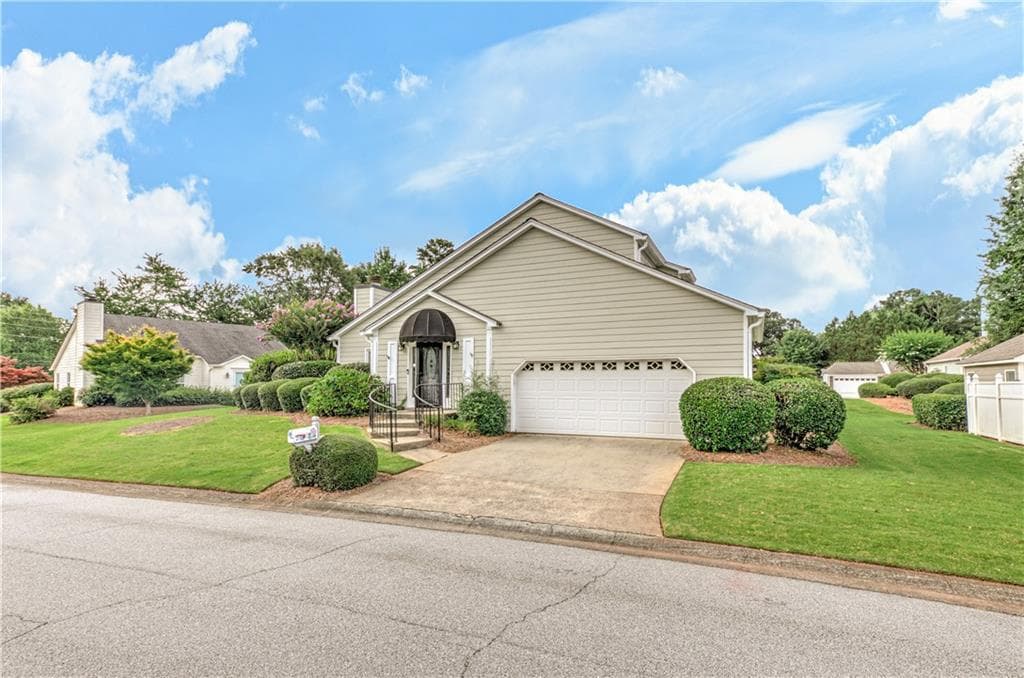 2 bedroom, 3 bathroom, 2,090 sq ft single family residence for sale at 60 Heartwood Drive, Marietta, GA 30062 — photo 6