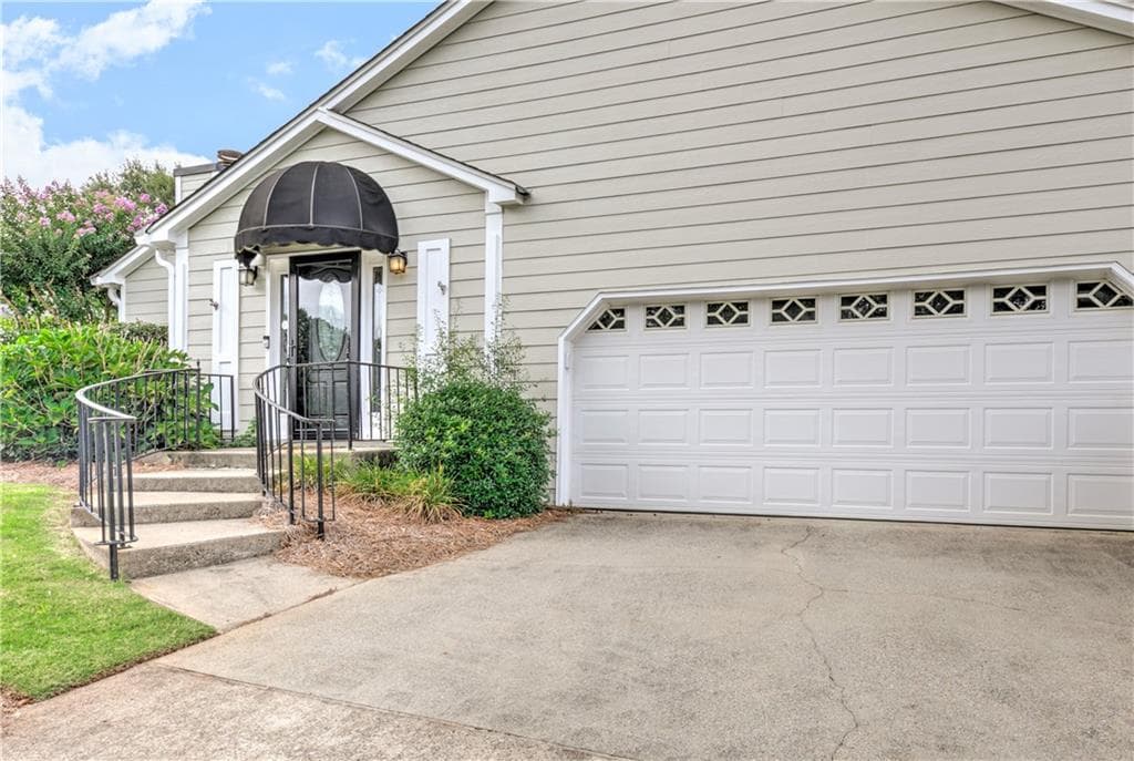 2 bedroom, 3 bathroom, 2,090 sq ft single family residence for sale at 60 Heartwood Drive, Marietta, GA 30062 — photo 8