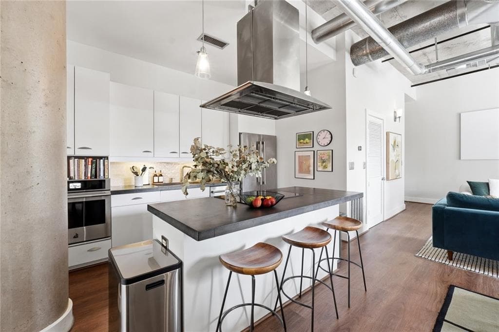 1 bedroom, 1 bathroom, 1,239 sq ft condominium for sale at 206 11th Street 702, Atlanta, GA 30309 — photo 9