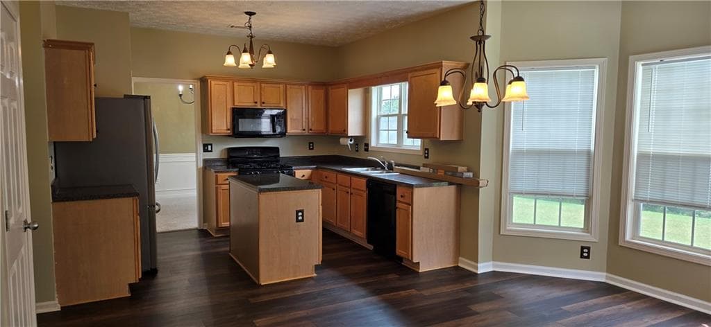 4 bedroom, 3 bathroom, 2,310 sq ft single family residence for rent at 1399 Dulwich Court, Lawrenceville, GA 30043 for $2,600 a month — photo 3