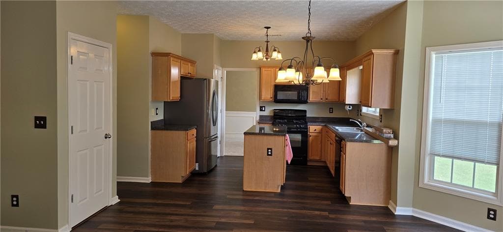 4 bedroom, 3 bathroom, 2,310 sq ft single family residence for rent at 1399 Dulwich Court, Lawrenceville, GA 30043 for $2,600 a month — photo 4