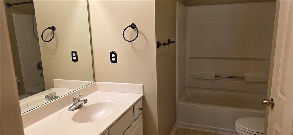 4 bedroom, 3 bathroom, 2,310 sq ft single family residence for rent at 1399 Dulwich Court, Lawrenceville, GA 30043 for $2,600 a month — photo 7