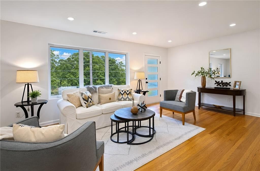 3 bedroom, 2 bathroom, 2,566 sq ft single family residence under contract at 2651 Pangborn Road, Decatur, GA 30033 — photo 2