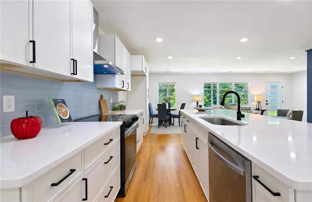 3 bedroom, 2 bathroom, 2,566 sq ft single family residence under contract at 2651 Pangborn Road, Decatur, GA 30033 — photo 3