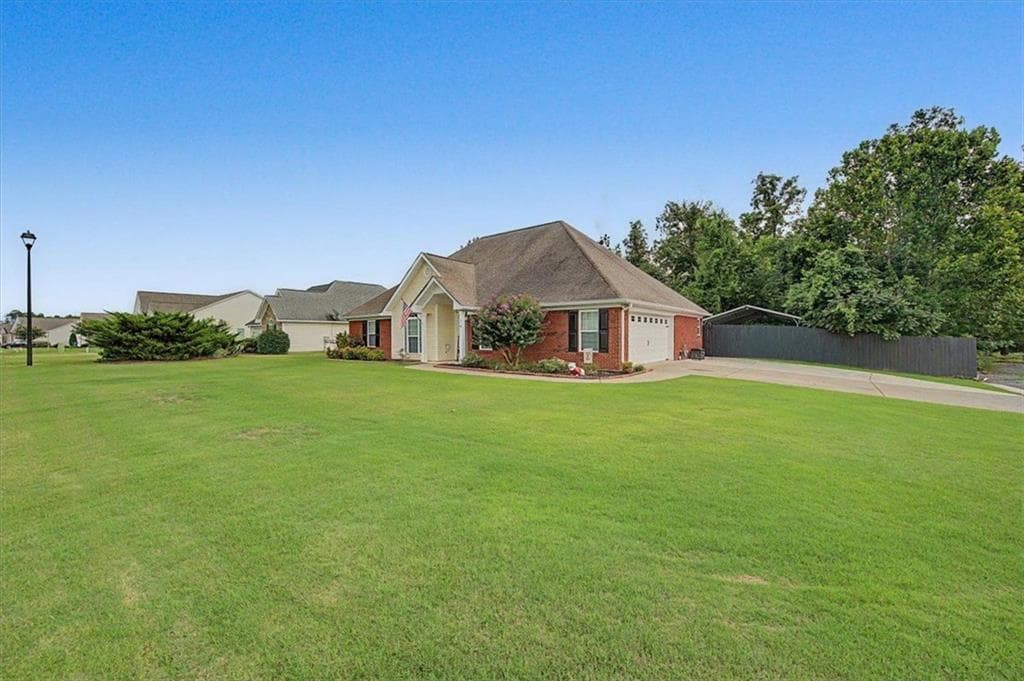 3 bedroom, 2 bathroom, 1,681 sq ft single family residence for sale at 2 Sleepy Oaks Trail, Rome, GA 30165 — photo 4