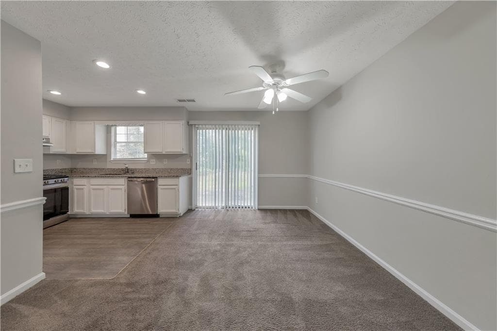 2 bedroom, 3 bathroom, 1,292 sq ft townhouse for rent at 1008 Huntington Trace, Smyrna, GA 30082 for $1,649 a month — photo 6