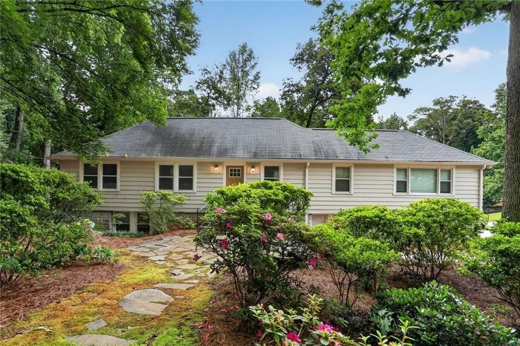 5 bedroom, 3 bathroom, 3,200 sq ft single family residence for rent at 1220 Roxboro Drive, Atlanta, GA 30324 for $4,300 a month — photo 1 of 20
