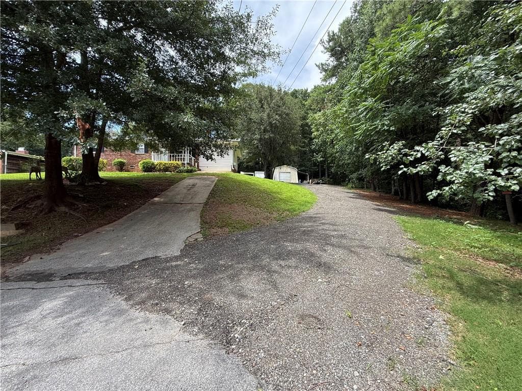 3 bedroom, 2 bathroom, 1,649 sq ft single family residence for rent at 6271 Mountain Court, Mableton, GA 30126 for $1,950 a month — photo 2