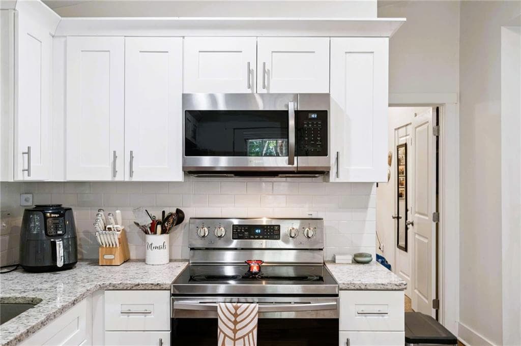 3 bedroom, 2 bathroom, 1,238 sq ft single family residence for sale at 1303 Elizabeth Avenue, Atlanta, GA 30310 — photo 9
